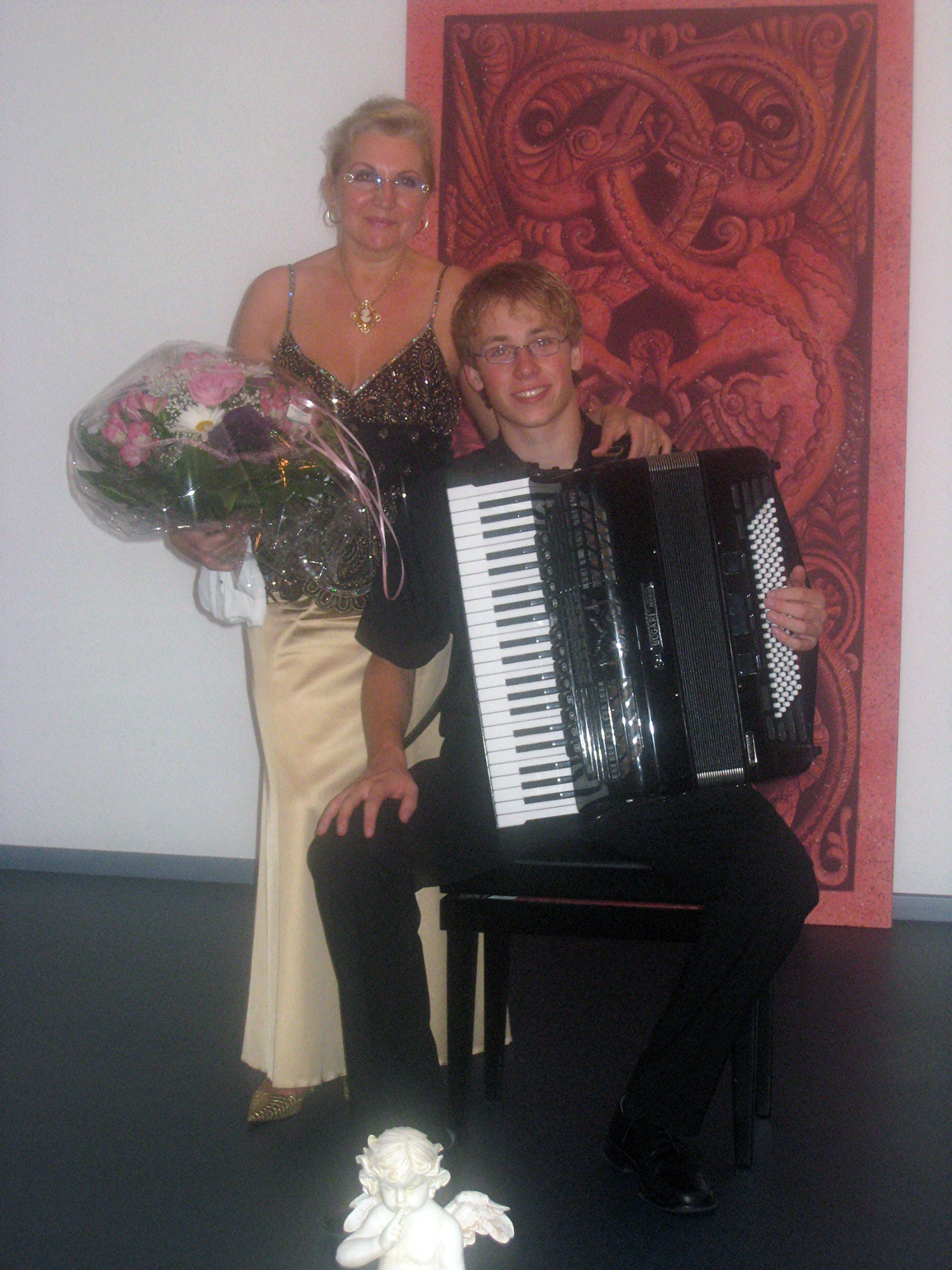 Andreas Weiskopf und seine Akkordeonlehrerin Margarete Glock
